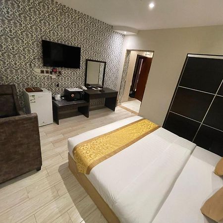 Nourth House Aparthotel Ель-Кураят Екстер'єр фото